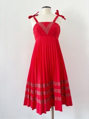 Vintage pleated Sundress with Floral Inset